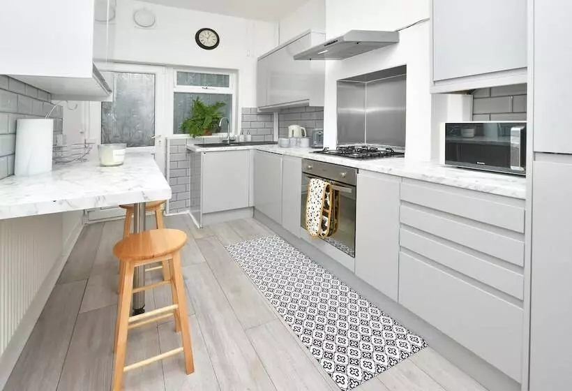 レジデンス Beautiful 3 Bed House By Ministays Stoke On Trent