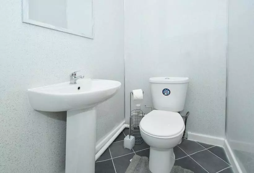 レジデンス Beautiful 3 Bed House By Ministays Stoke On Trent