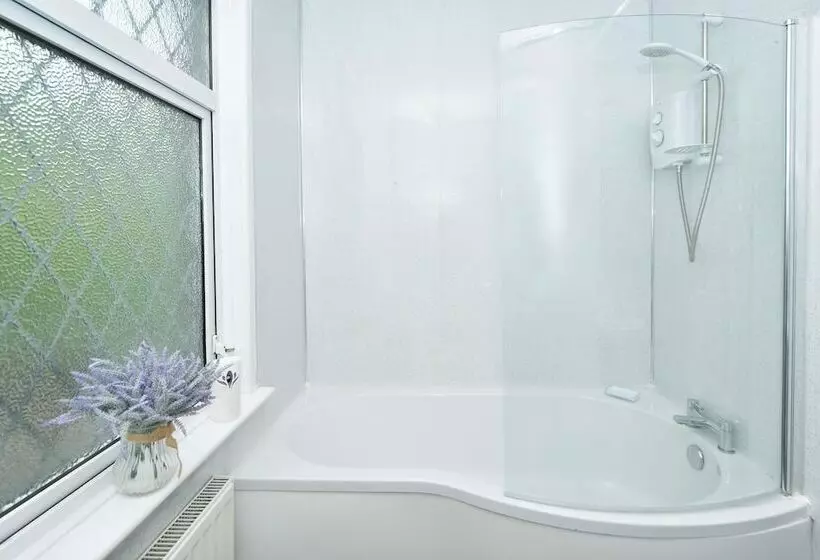 レジデンス Beautiful 3 Bed House By Ministays Stoke On Trent