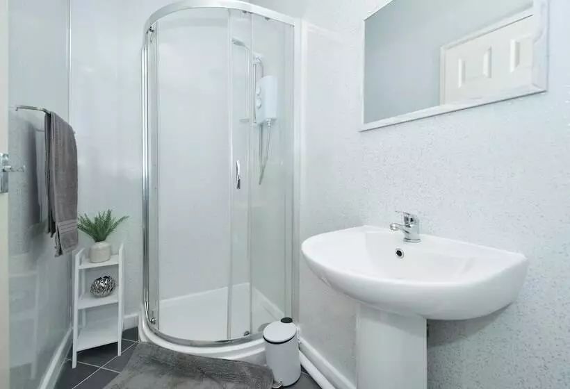 レジデンス Beautiful 3 Bed House By Ministays Stoke On Trent