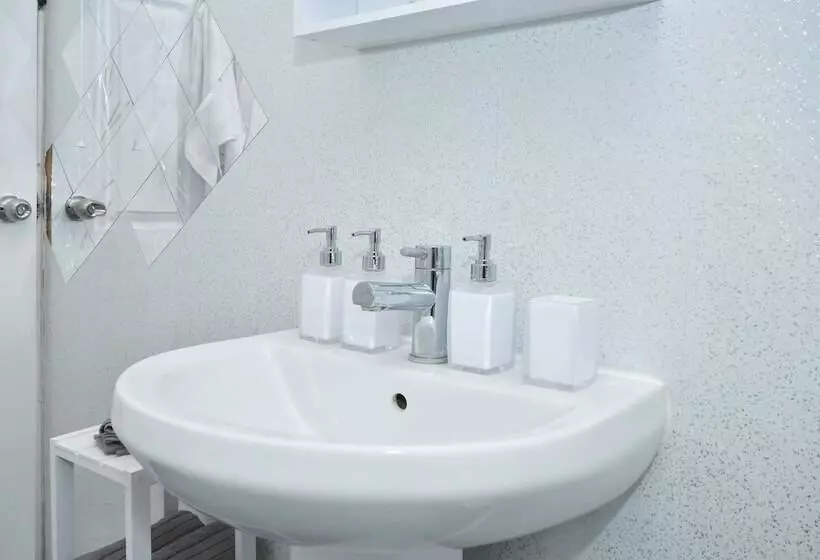 レジデンス Beautiful 3 Bed House By Ministays Stoke On Trent