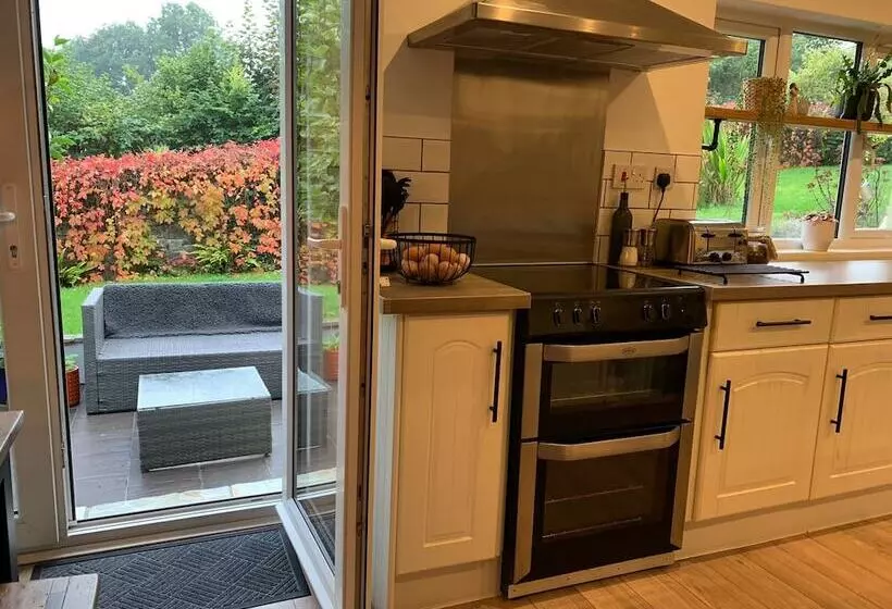 レジデンス Impeccable 3 Bed Bungalow Near Launceston