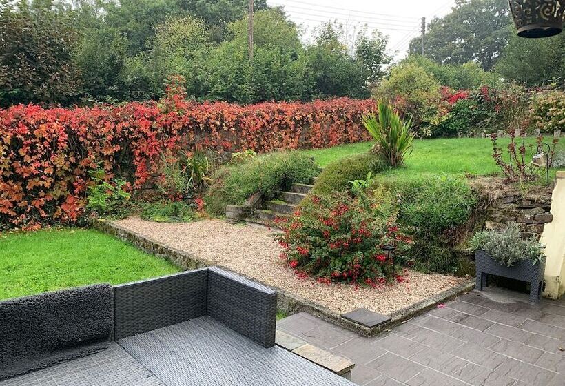 إقامة Impeccable 3 Bed Bungalow Near Launceston