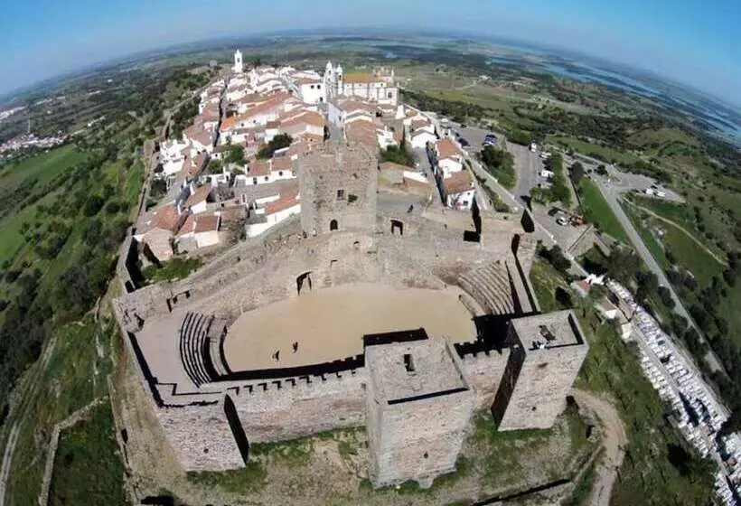 レジデンス Lovely 3 Bed House In Reguengos De Monsaraz