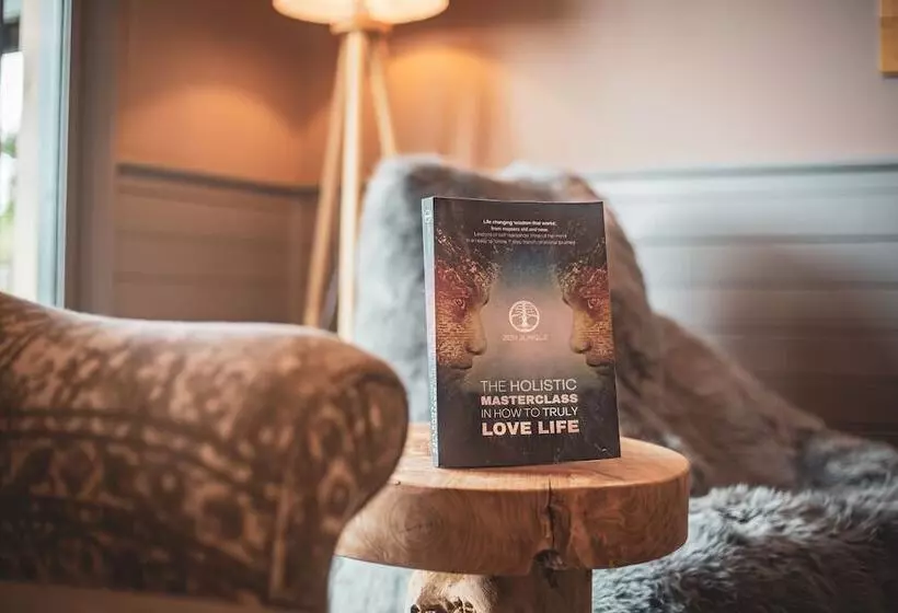 リゾートホテル Zen Jungle Retreat