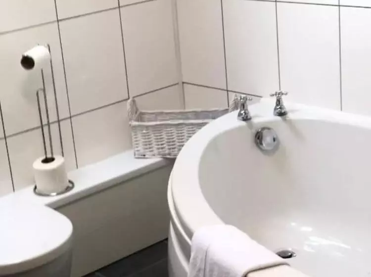 Pine Lodge Hotel & Restaurant Mansfield