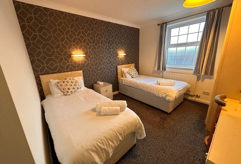 Pine Lodge Hotel & Restaurant Mansfield