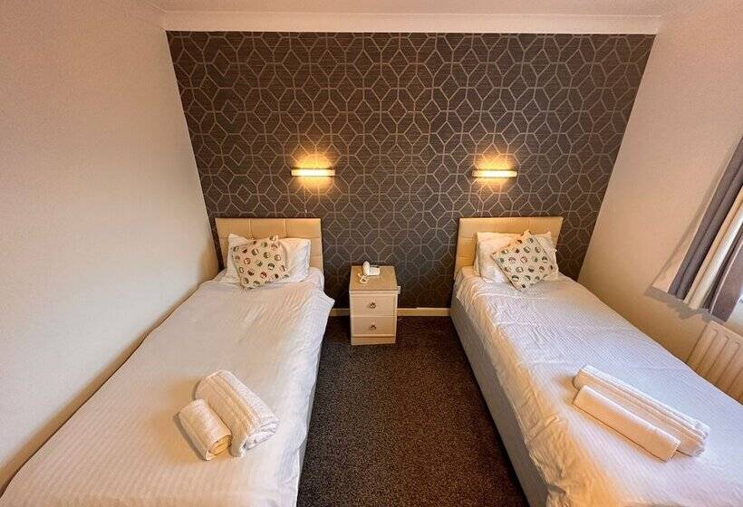 Pine Lodge Hotel & Restaurant Mansfield