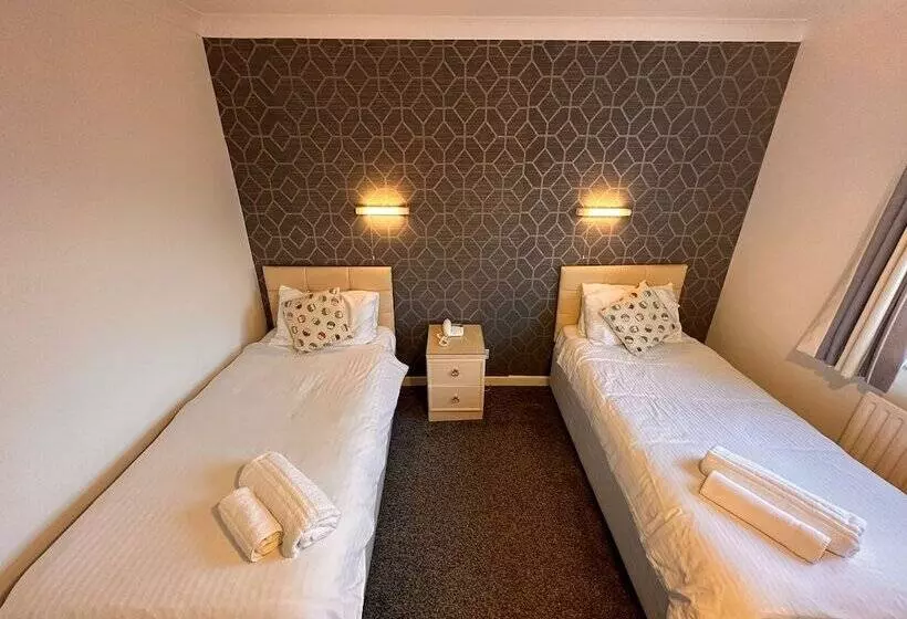 Pine Lodge Hotel & Restaurant Mansfield