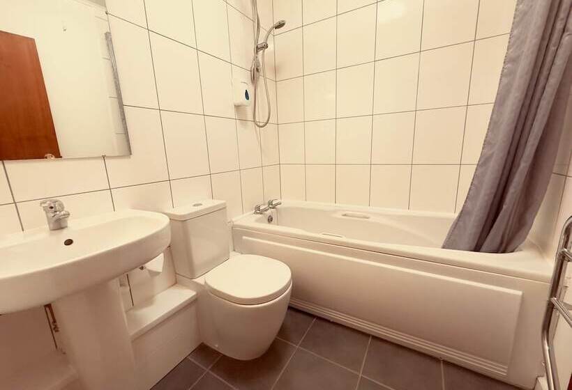 Pine Lodge Hotel & Restaurant Mansfield