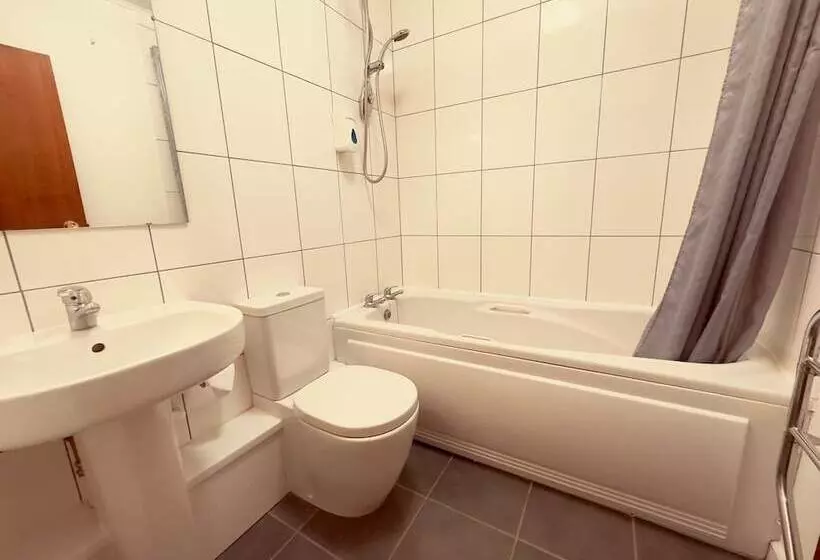 Pine Lodge Hotel & Restaurant Mansfield