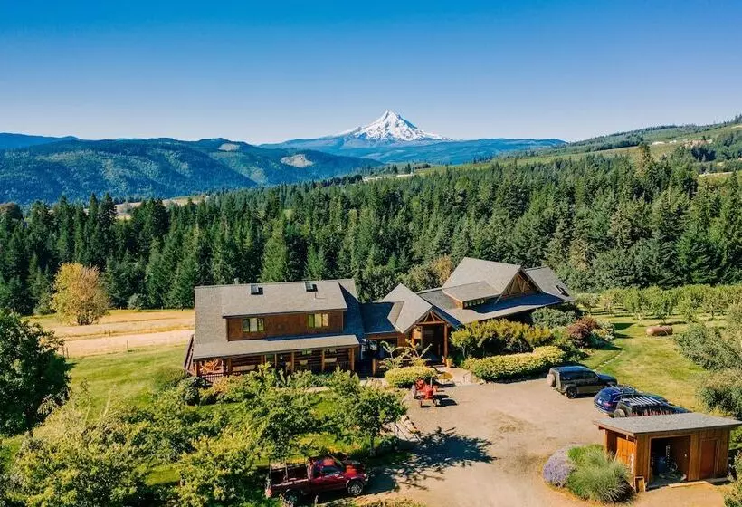 Aamiaismajoitus (B&B) Sakura Ridge The Farm & Lodge