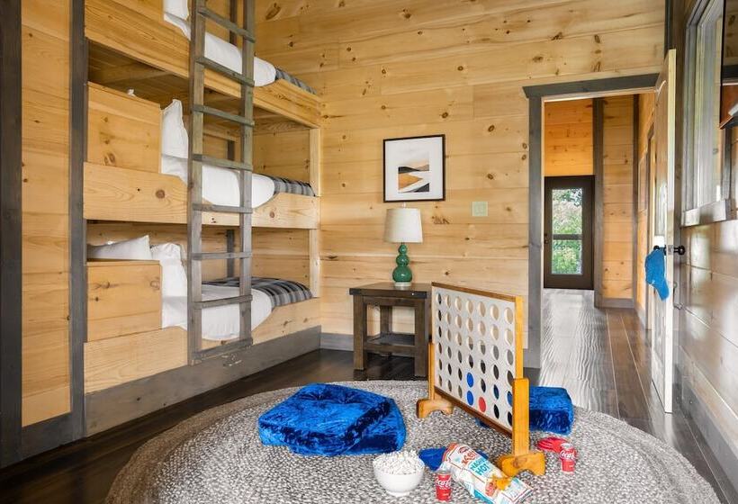 Copperhead By Avantstay Treetop Haven W/ Indoor Pool, Home Theatre & Game Room!!