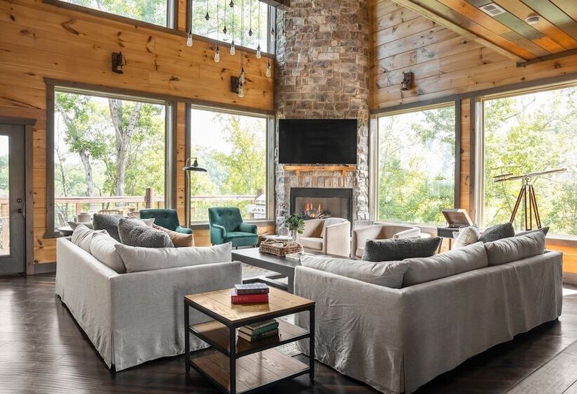 Copperhead By Avantstay Treetop Haven W/ Indoor Pool, Home Theatre & Game Room!!