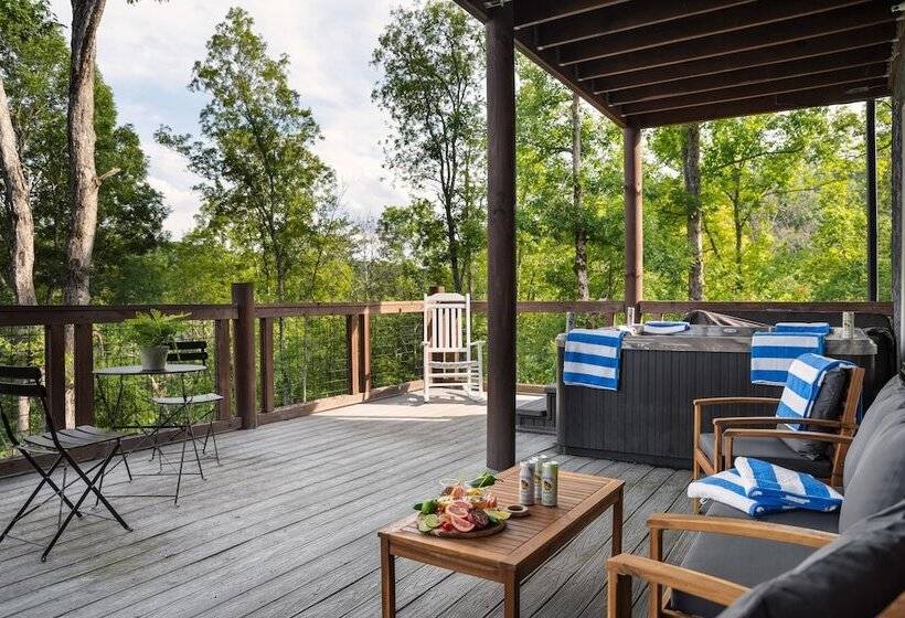 Copperhead By Avantstay Treetop Haven W/ Indoor Pool, Home Theatre & Game Room!!