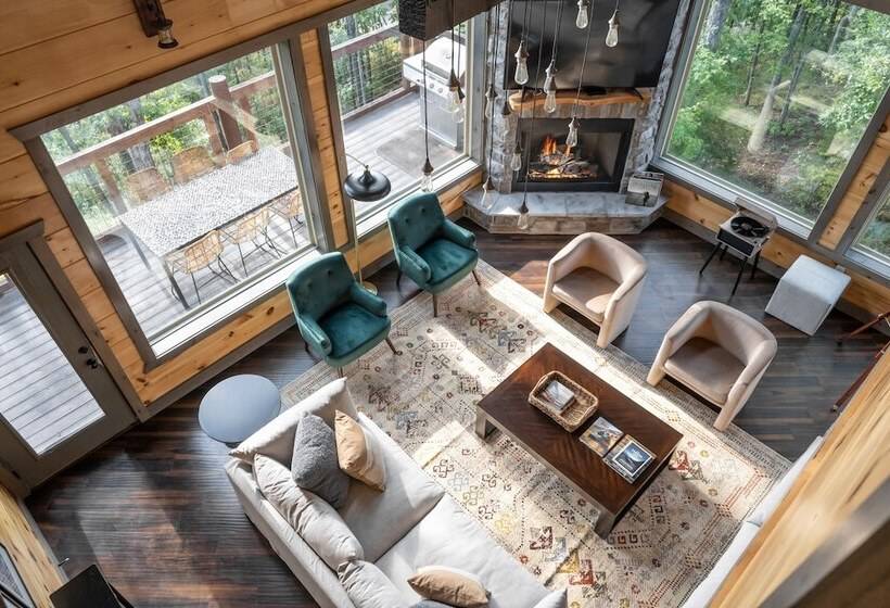 Copperhead By Avantstay Treetop Haven W/ Indoor Pool, Home Theatre & Game Room!!