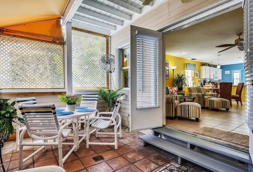 Duval Sea Turtle By Avantstay Great Location Close To Shops Shared Pool!