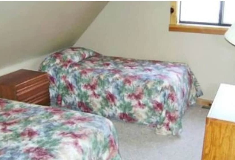 Entire Charming Cabin With Lake And Mountain View For 10 People