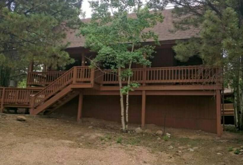 Entire Charming Cabin With Lake And Mountain View For 10 People