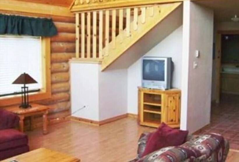 Entire Charming Cabin With Lake And Mountain View For 10 People