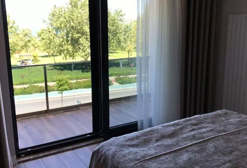 簡易ホテル Anti̇goni̇a Buti̇k Otel