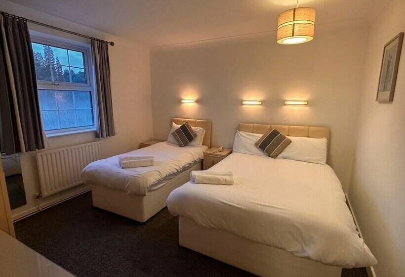 Pine Lodge Hotel & Restaurant Mansfield