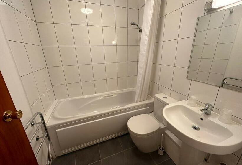 Pine Lodge Hotel & Restaurant Mansfield