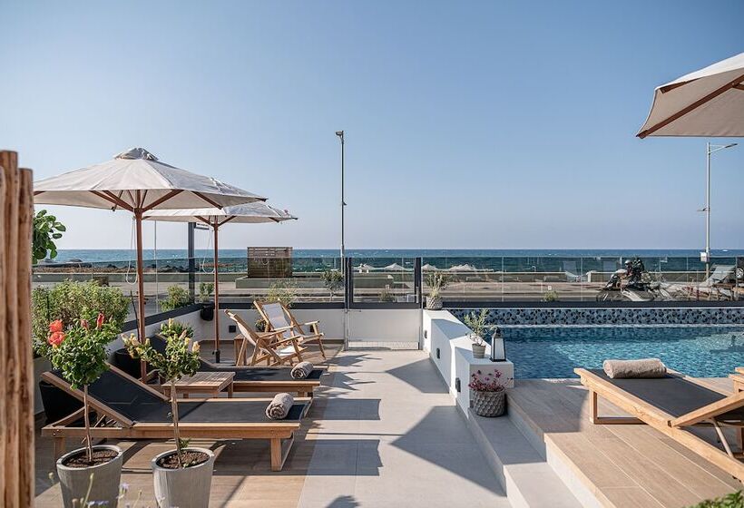 בית מלון כפרי Calla Luxury Seafront Suites