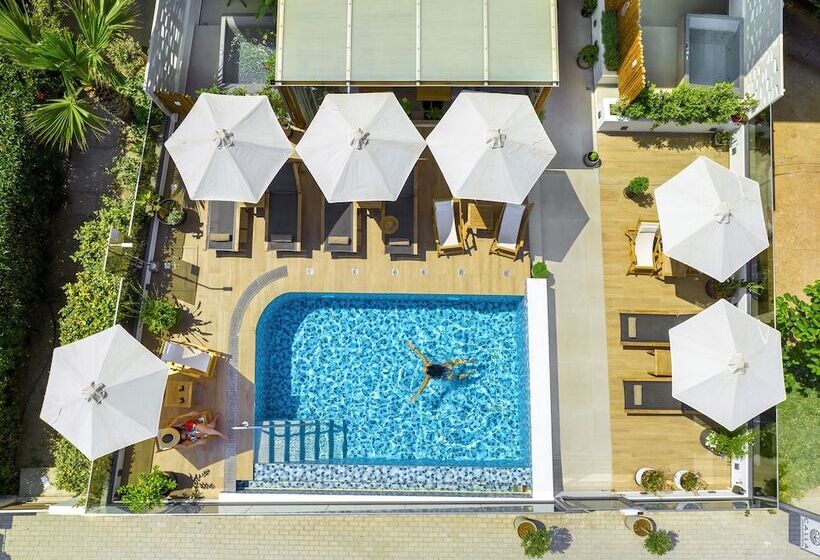 בית מלון כפרי Calla Luxury Seafront Suites