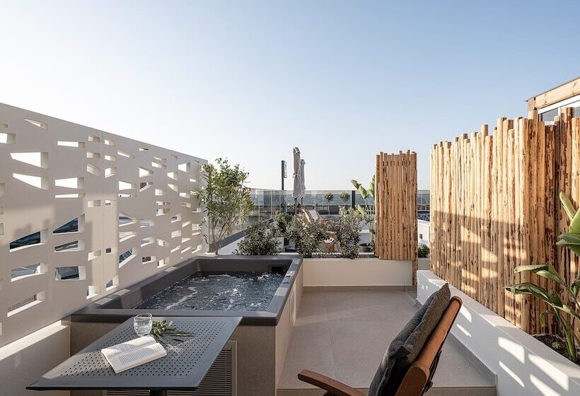 בית מלון כפרי Calla Luxury Seafront Suites