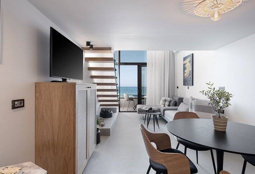 בית מלון כפרי Calla Luxury Seafront Suites