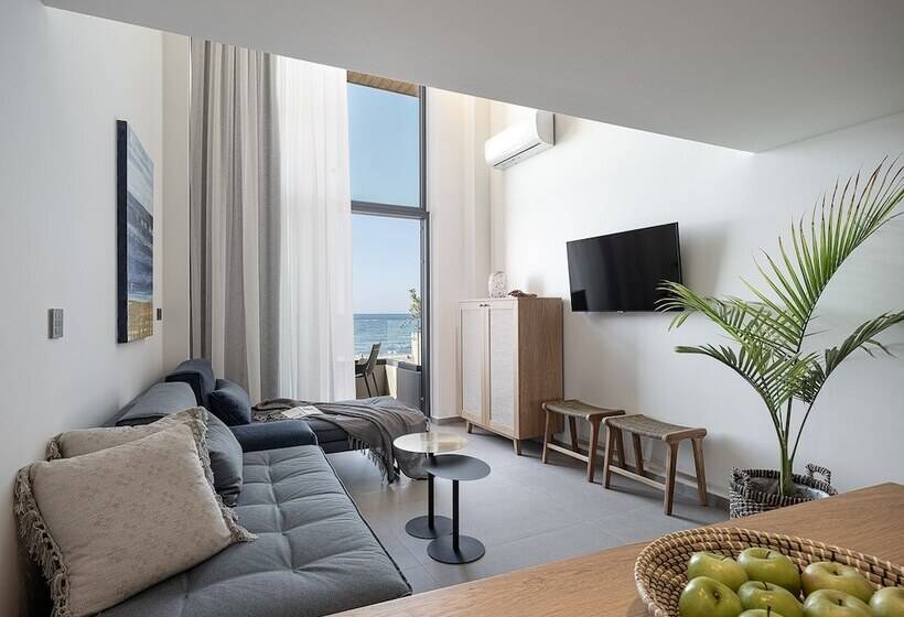 בית מלון כפרי Calla Luxury Seafront Suites