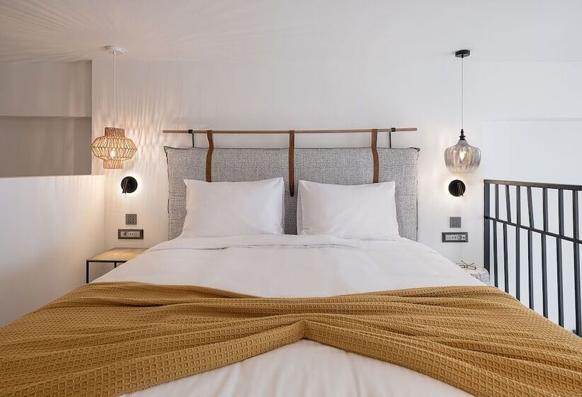 בית מלון כפרי Calla Luxury Seafront Suites