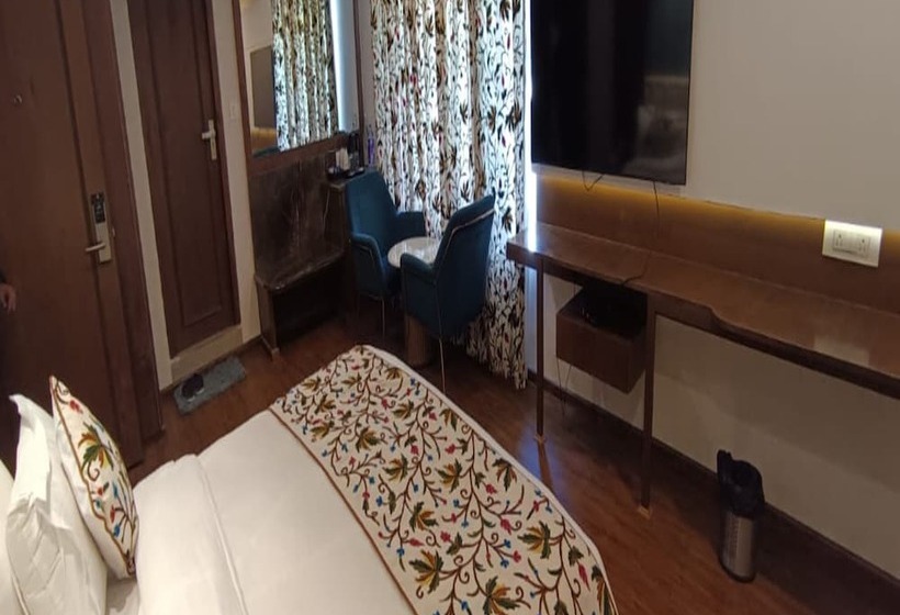 Hotel Snowland Sonmarg