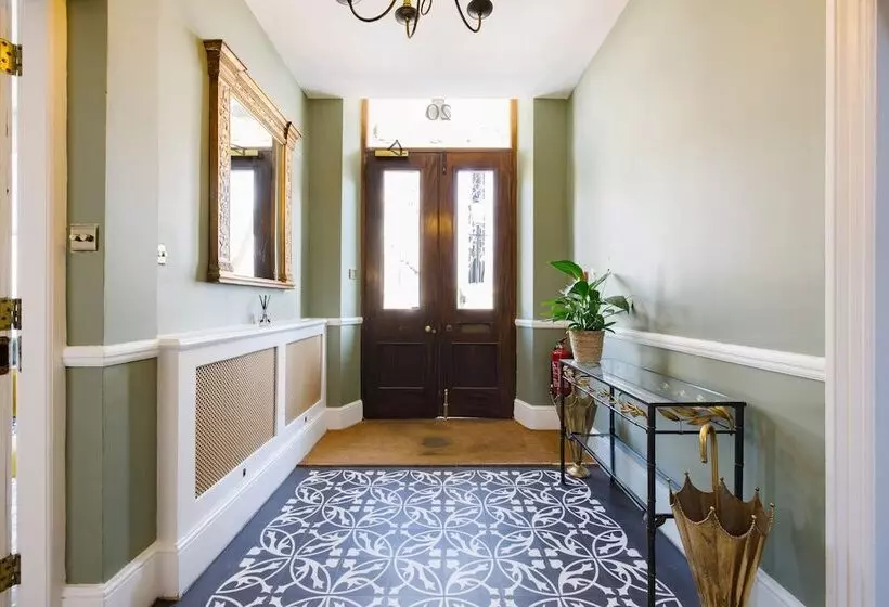 ホテル The Abbey Notting Hill