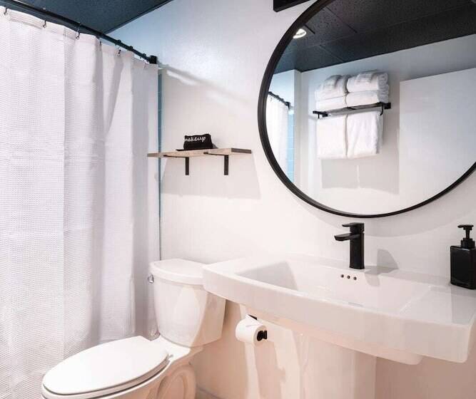 בית מלון כפרי Trailhead By Weekender