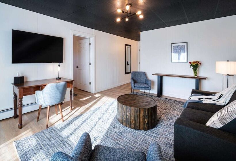 בית מלון כפרי Trailhead By Weekender