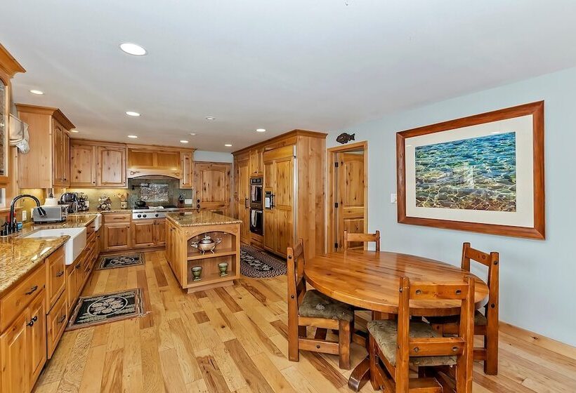 Lagunita Shores By Avantstay Beautiful Lakefront Mansion W/ Hot Tub & Bbq