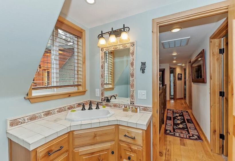 Lagunita Shores By Avantstay Beautiful Lakefront Mansion W/ Hot Tub & Bbq