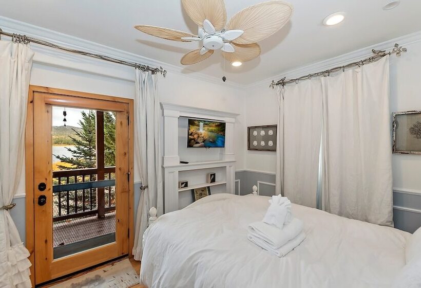 Lagunita Shores By Avantstay Beautiful Lakefront Mansion W/ Hot Tub & Bbq