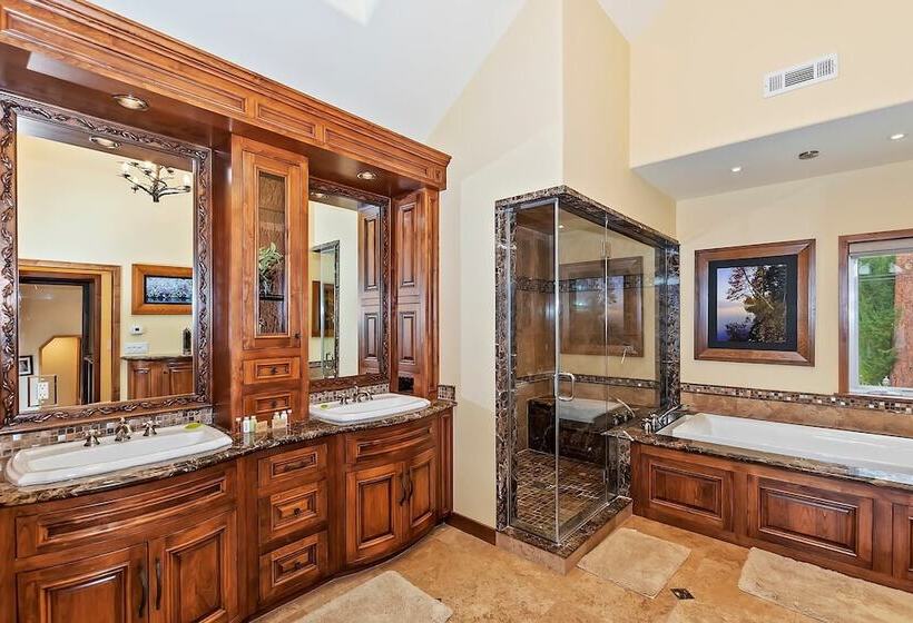 Lagunita Shores By Avantstay Beautiful Lakefront Mansion W/ Hot Tub & Bbq