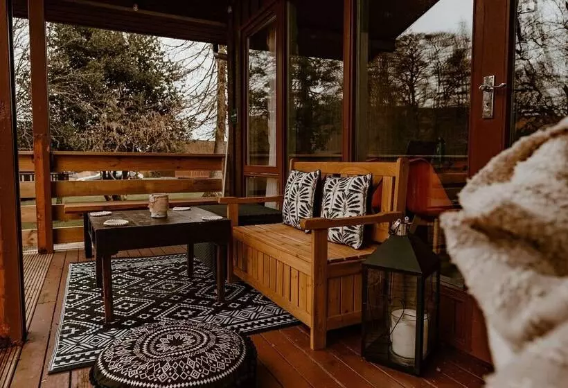 Luxurious Mountain Retreat Lodge Hunters Quay