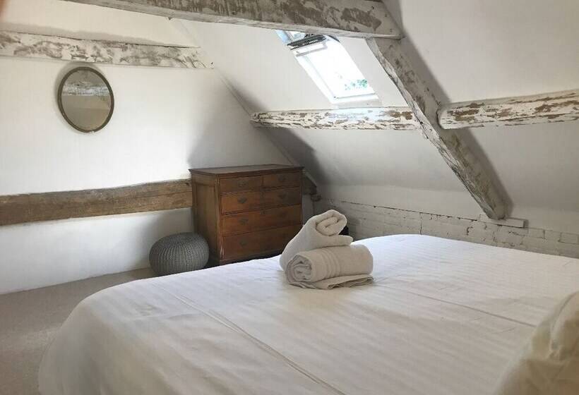 Manor House Mews   Rustic Stable Conversion