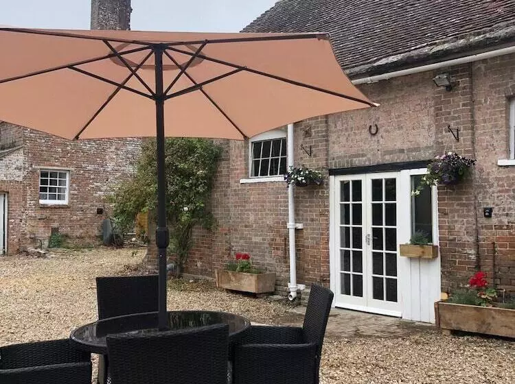 Manor House Mews   Rustic Stable Conversion