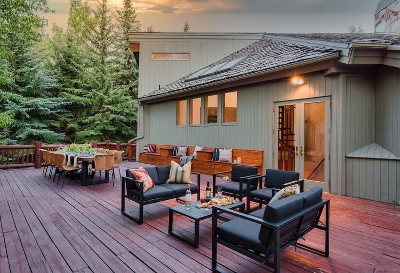 Nightstar By Avantstay Charming Rustic Cabin W/ Large Balcony & Sauna