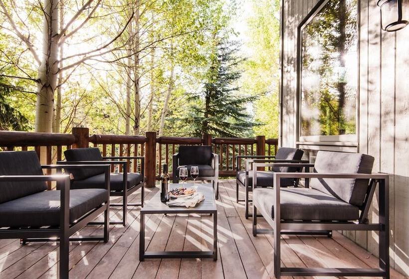 Nightstar By Avantstay Charming Rustic Cabin W/ Large Balcony & Sauna