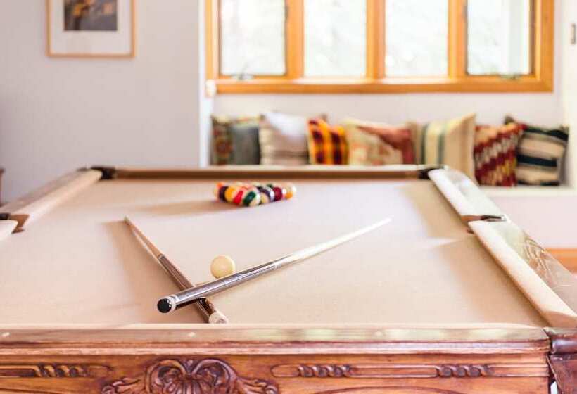 Nightstar By Avantstay Charming Rustic Cabin W/ Large Balcony & Sauna