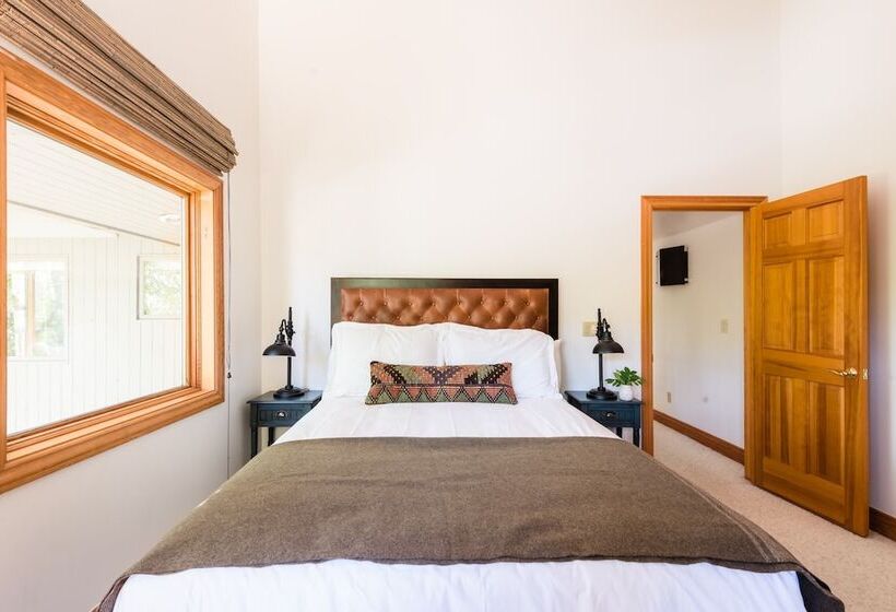 Nightstar By Avantstay Charming Rustic Cabin W/ Large Balcony & Sauna