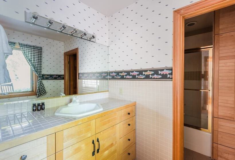 Nightstar By Avantstay Charming Rustic Cabin W/ Large Balcony & Sauna