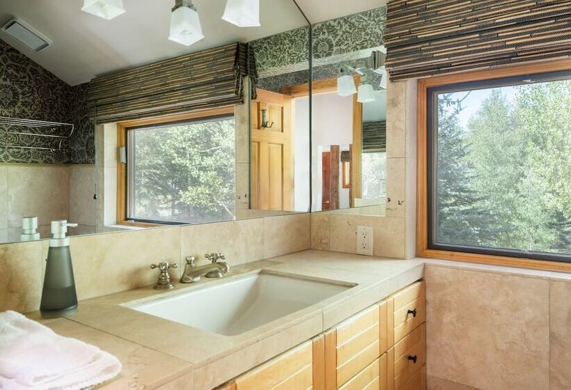 Nightstar By Avantstay Charming Rustic Cabin W/ Large Balcony & Sauna